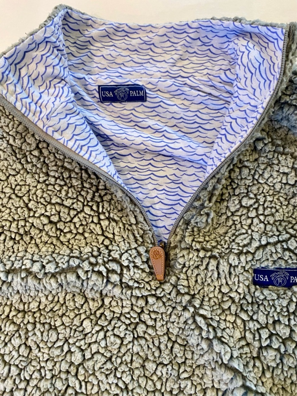 USA Palm Gray Sherpa Pullover with Wave Lining
